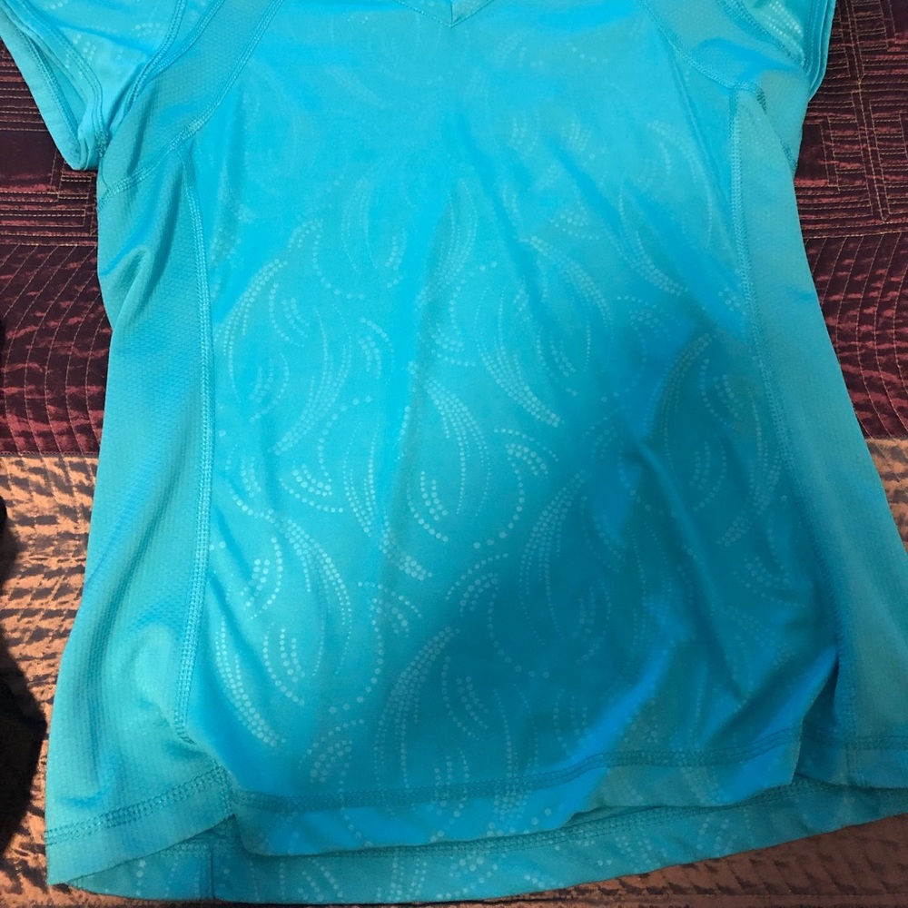 Exercise shirt - Picture 4 of 4
